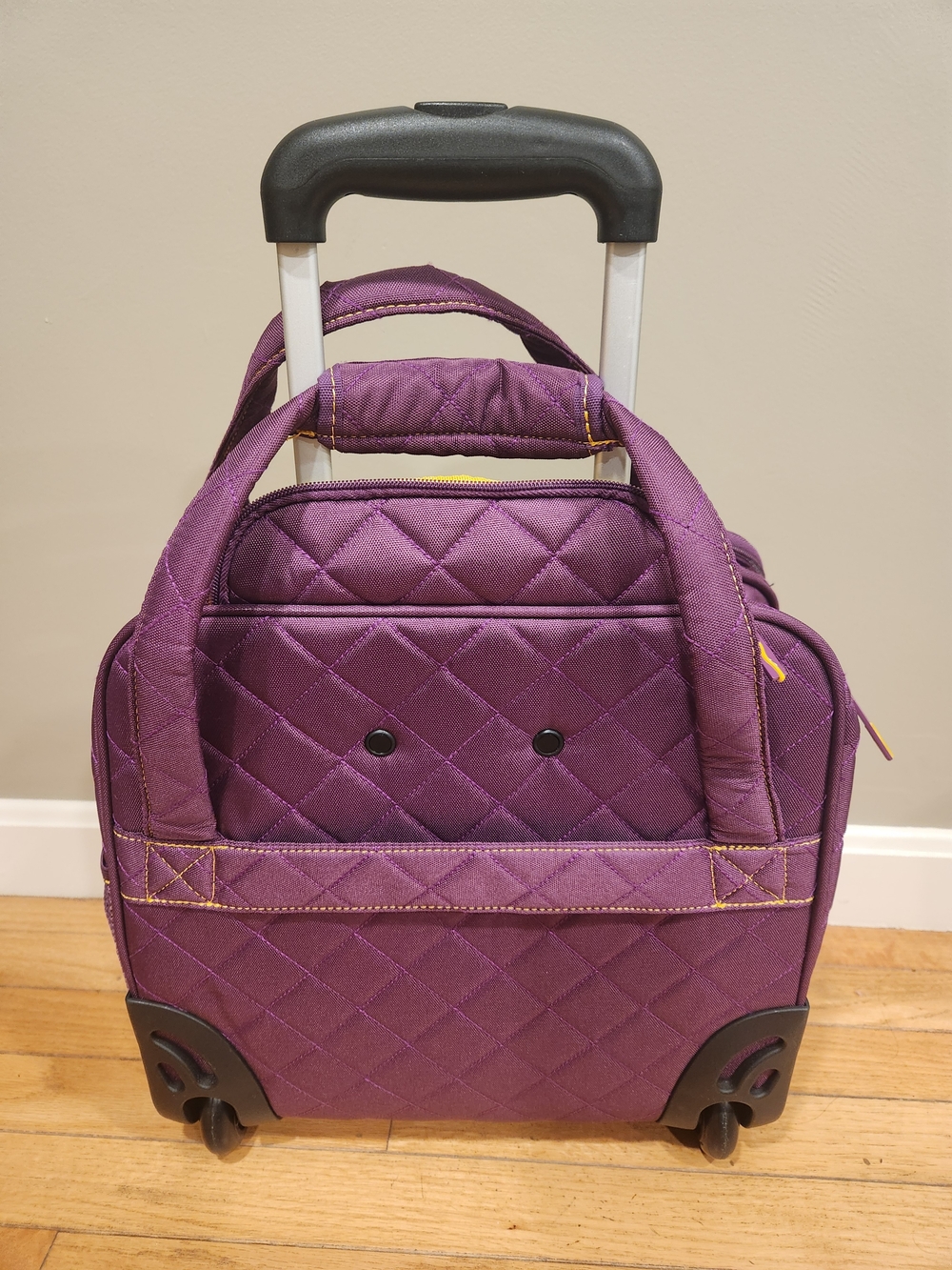 NWOT Delsey Quilted Rolling Carry-on - Picture 2 of 3